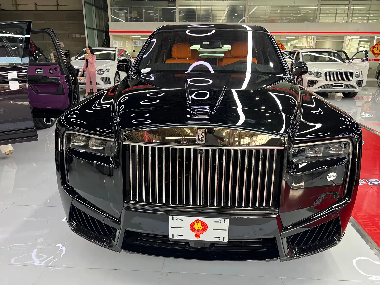 Фото 4 - Rolls-Royce Cullinan