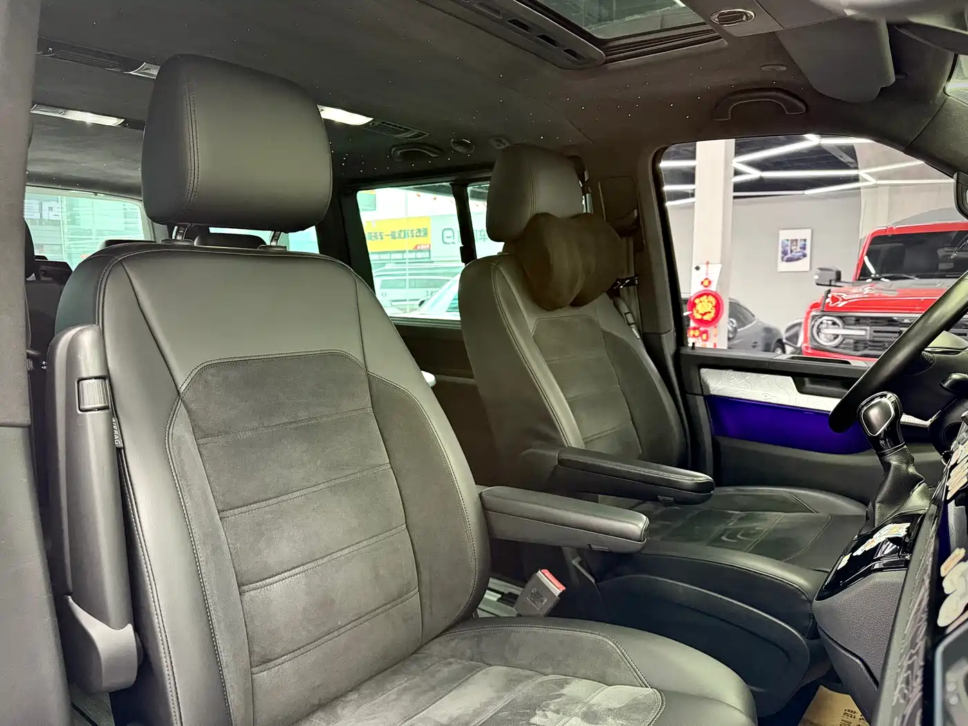 Volkswagen Multivan 2017 2.0TSI AWD Premium Edition 7-Seater фото 15