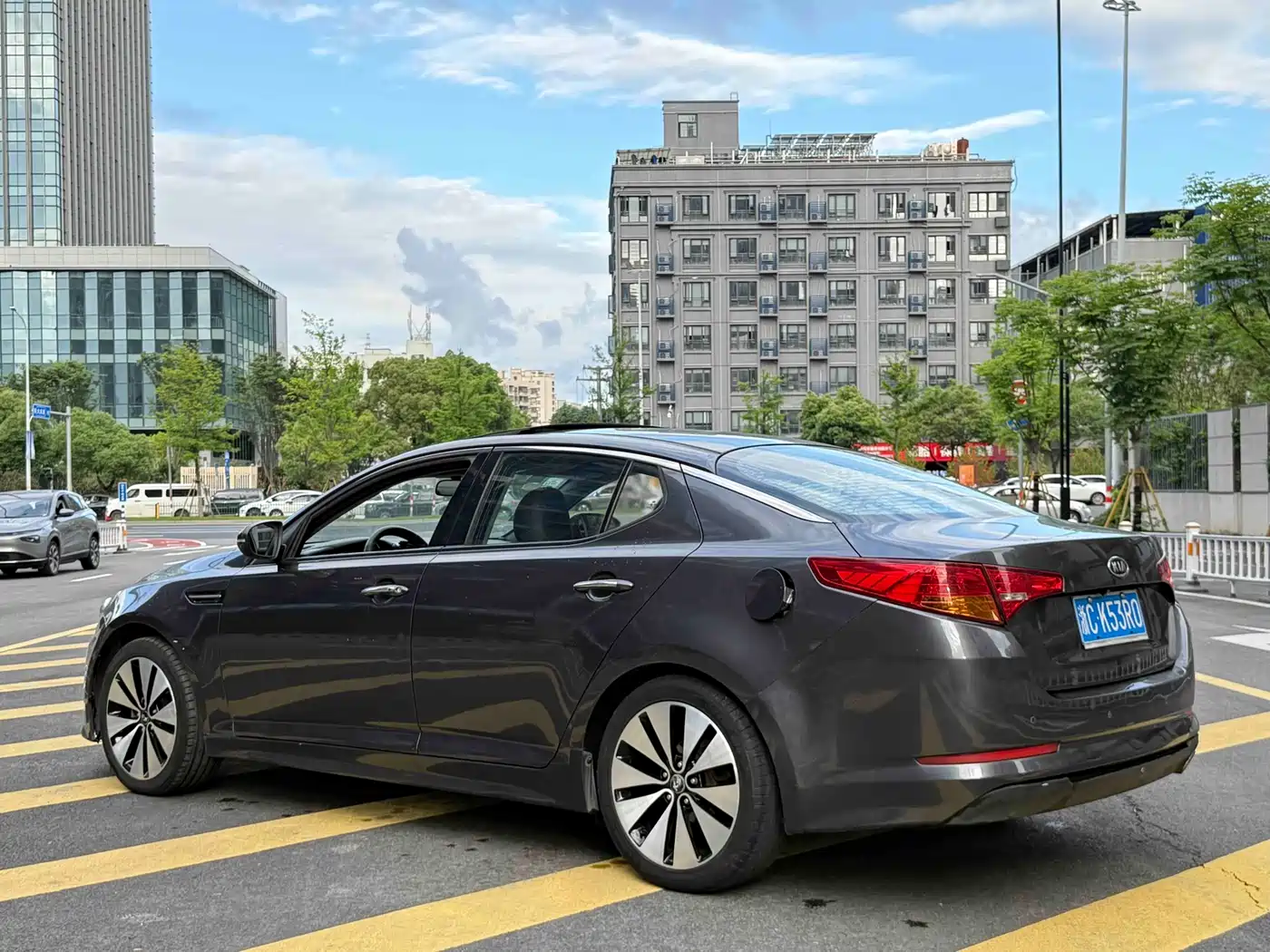 Kia K5 2012 2.0L Automatic DLX Special Edition фото 4