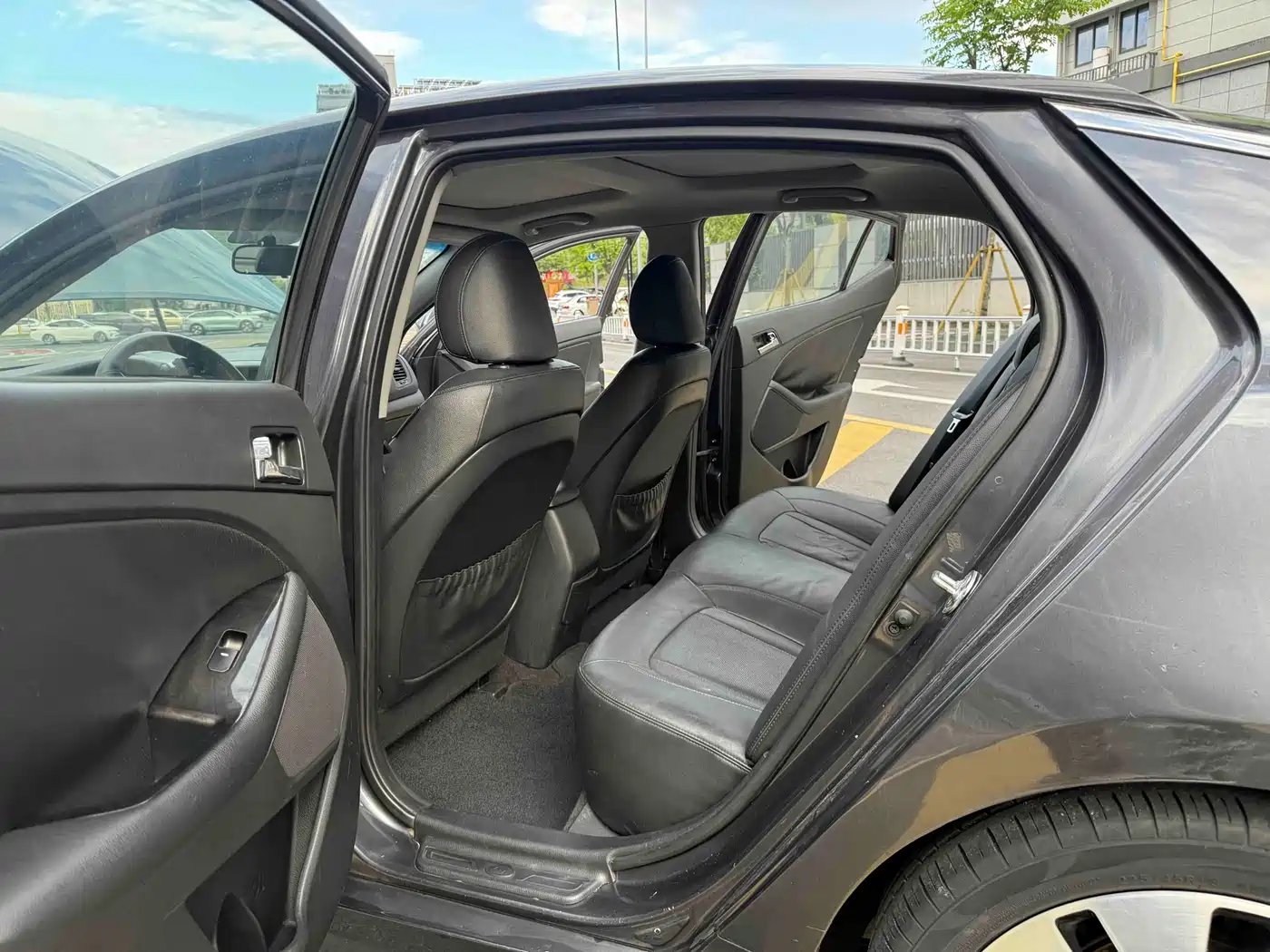 Kia K5 2012 2.0L Automatic DLX Special Edition фото 13
