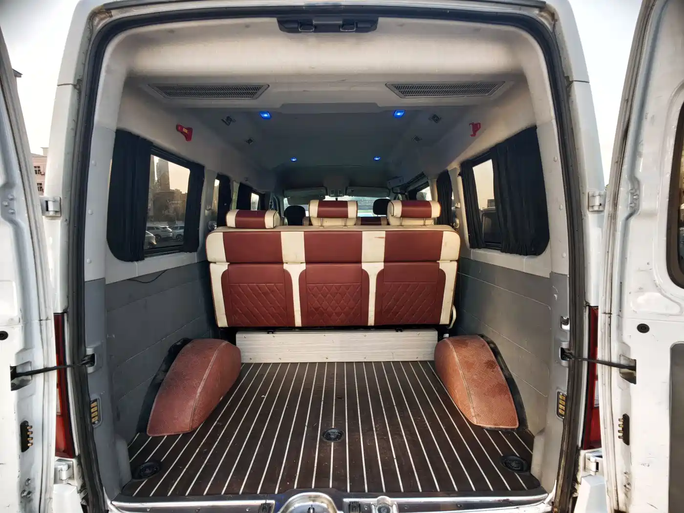 SAIC Maxus Xintu V80 2024 Model PRO Business 6AMT Long Wheelbase Medium Roof 147Ps 9-seater Three-row Non-commercial фото 13