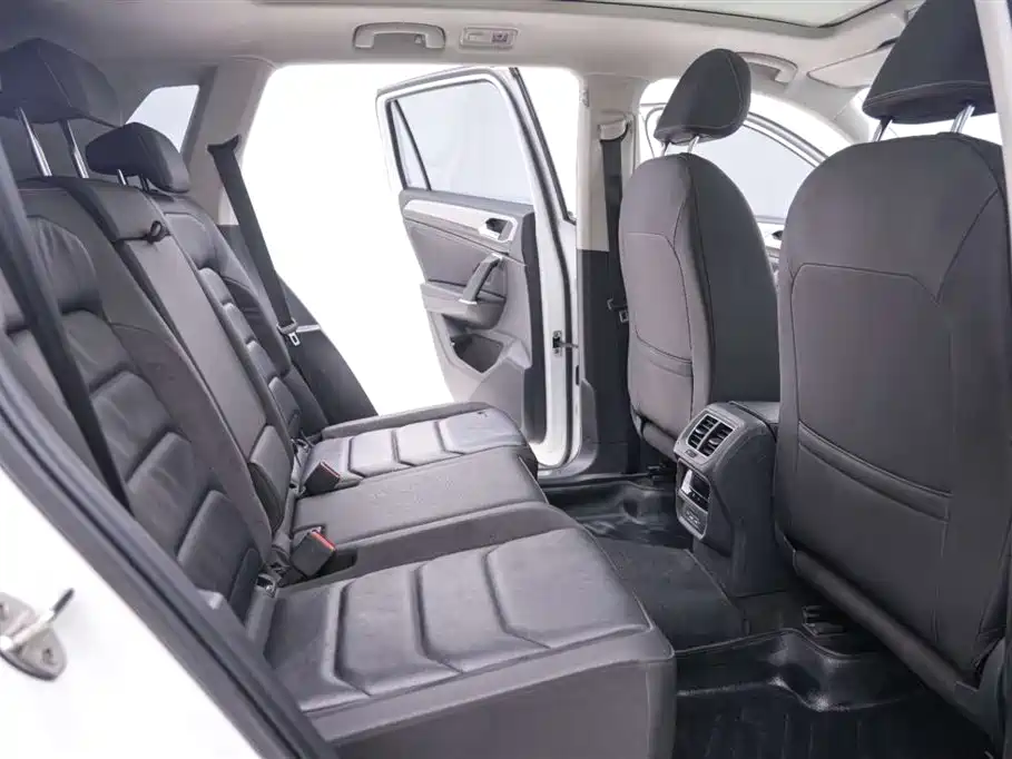 Volkswagen Tayron 2022 280TSI 2WD Luxury Smart Connect Edition фото 18
