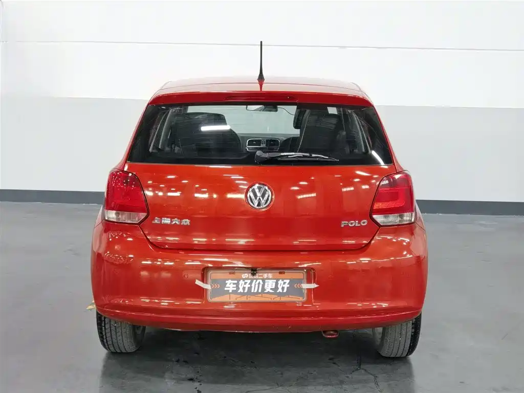 Volkswagen Polo 2011 1.4L Automatic Style Edition фото 4