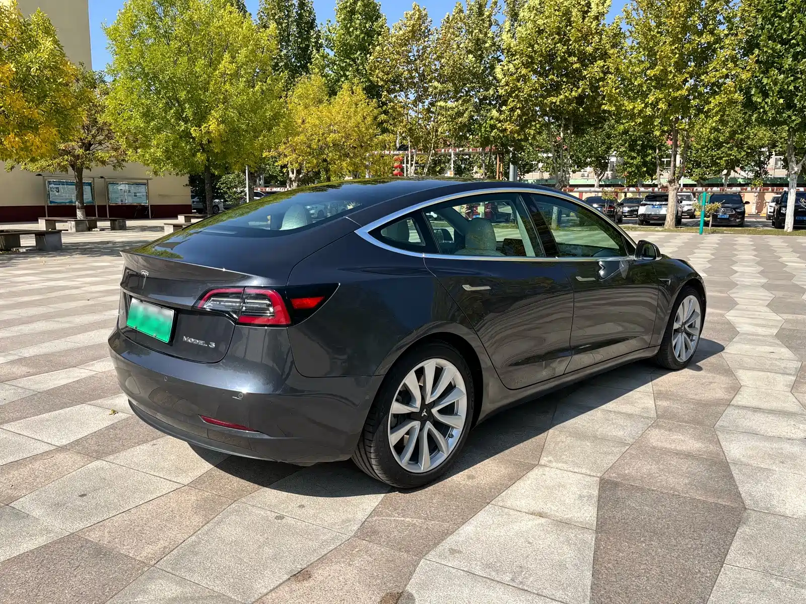 Фото 5 - Tesla Model 3