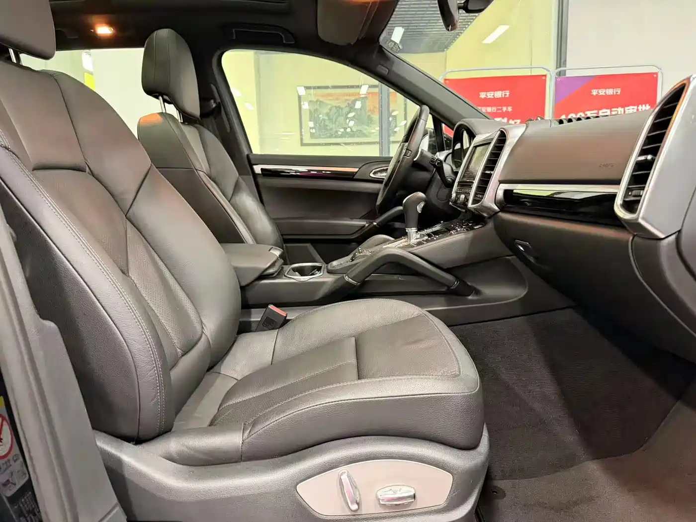 Porsche Cayenne 2011 Cayenne 3.0T фото 11