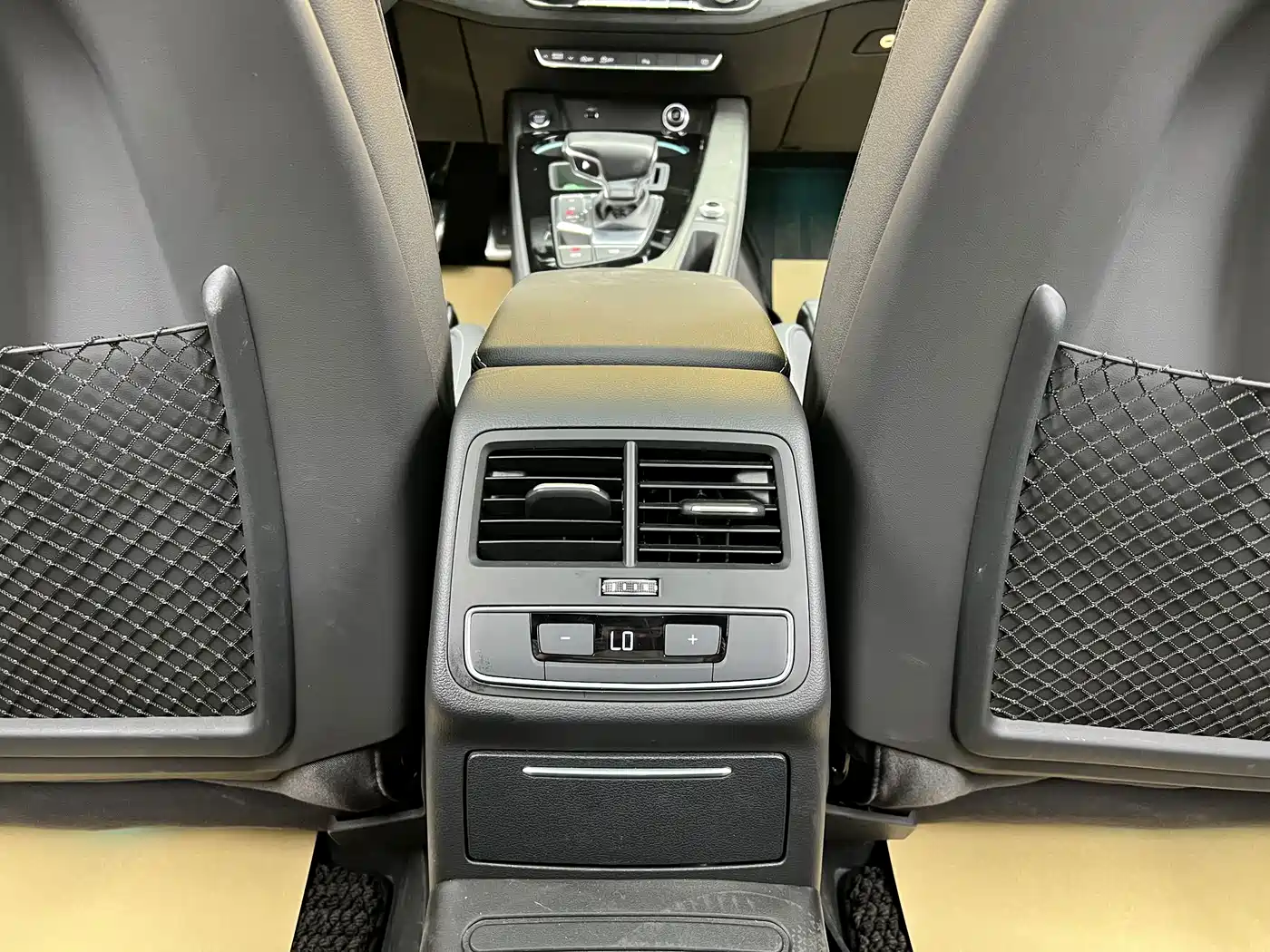 Фото 22 - Audi A4L