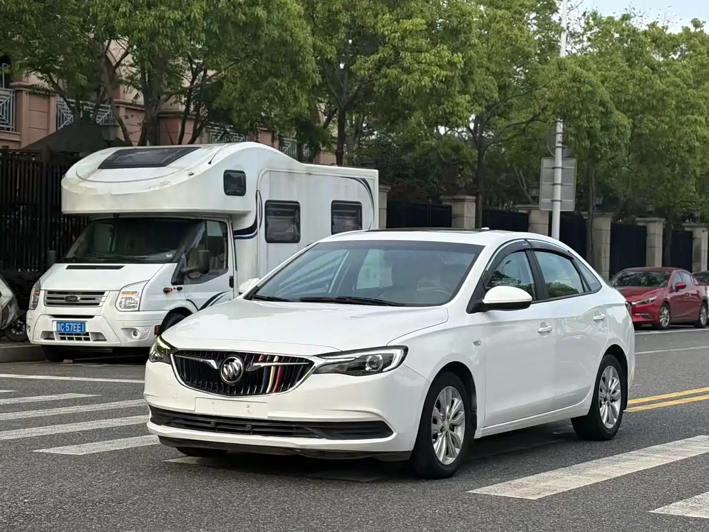Buick Excelle 2018 15T Dual Clutch Elite (China V) фото 3
