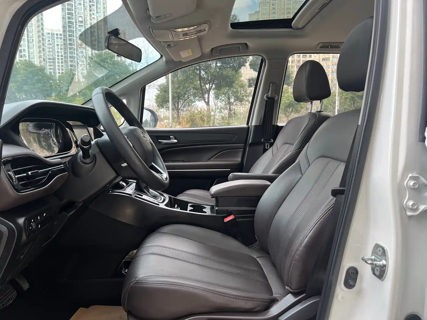 GAC Trumpchi Trumpchi M6 2019 270T DCT Luxury Edition (7-seater) (China VI) фото 11