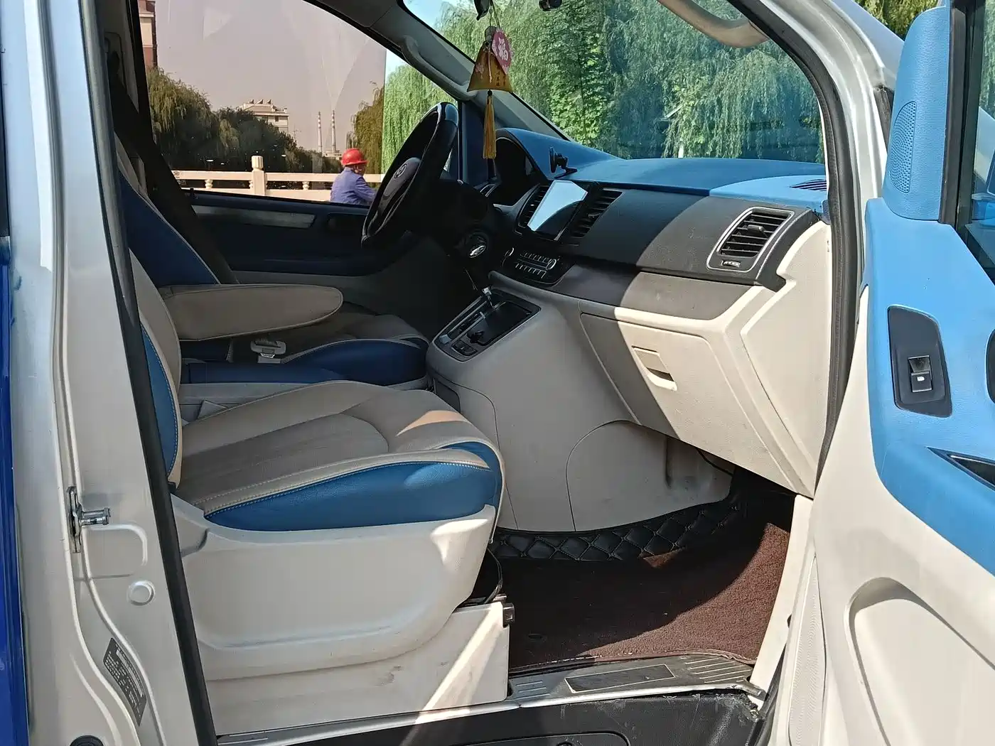 SAIC Maxus Maxus G10 2014 2.0T Automatic Luxury Executive Edition фото 14