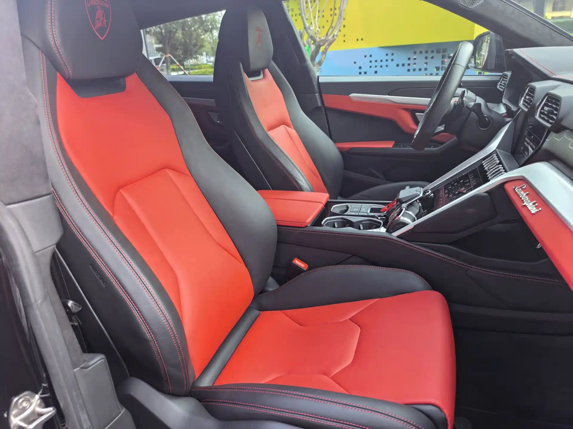Фото 13 - Lamborghini Urus