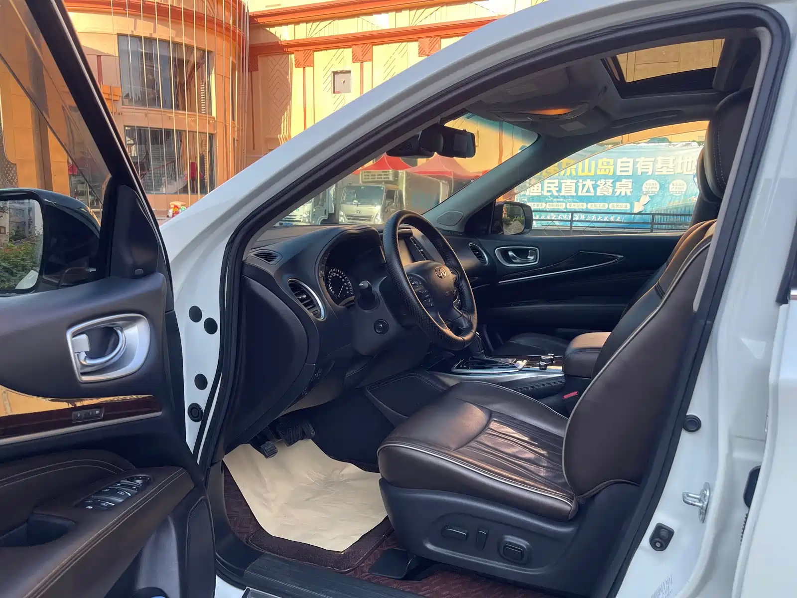 صورة 9 - Infiniti QX60 (Import)