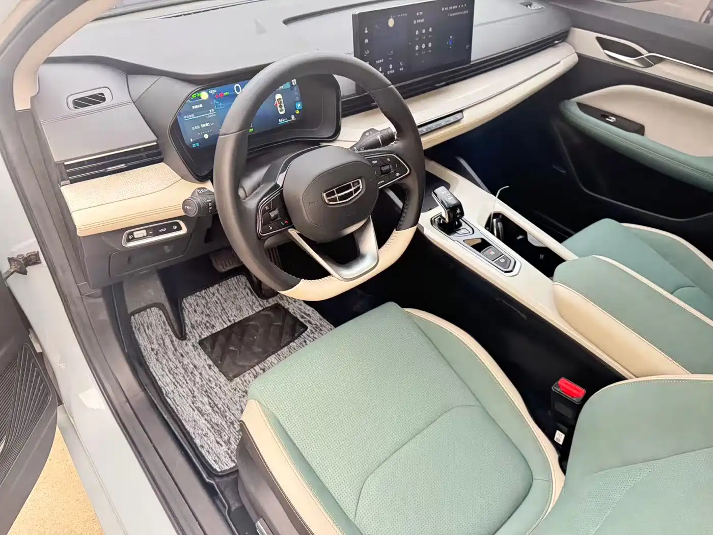 Geely Emgrand L HiP 2022 2022 1.5TD-DHT Pro 100KM Super Rui