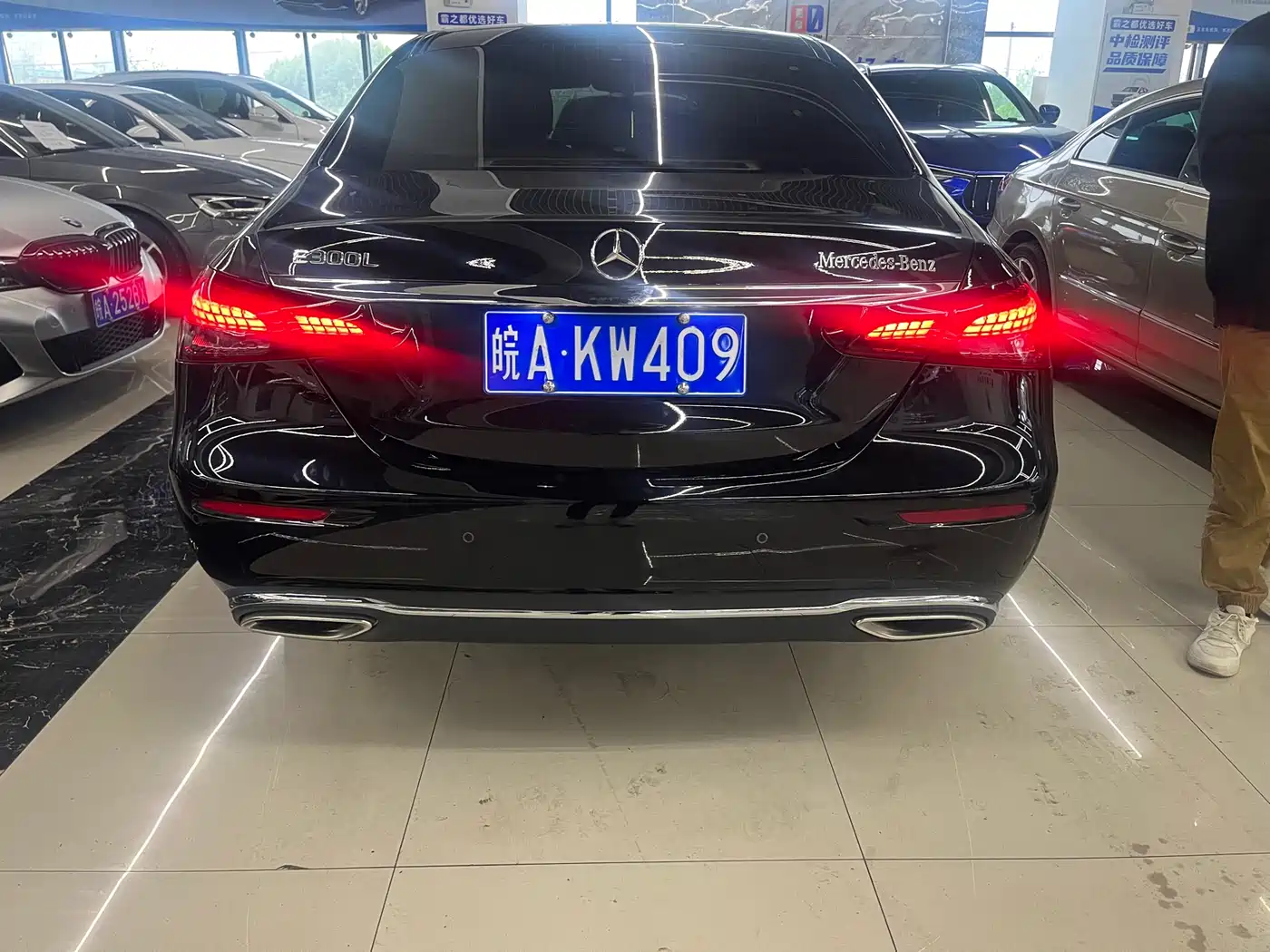 MERCEDES-BENZ E CLASS