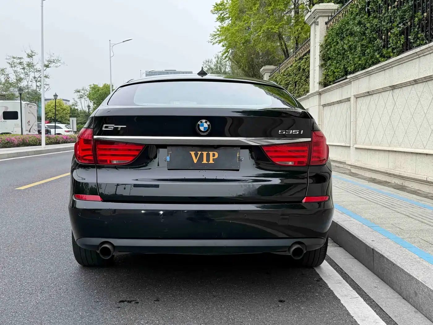 BMW 5 Series GT 2011 535i Elegance фото 4