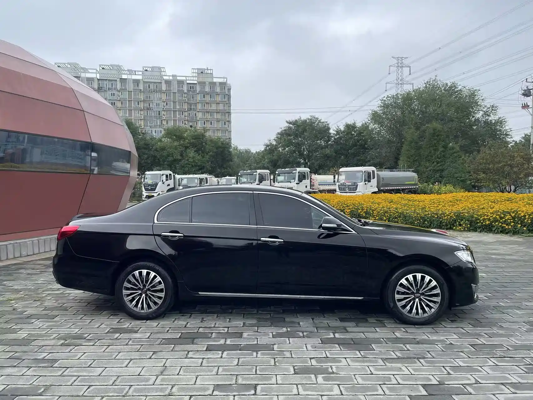 صورة 4 - Hongqi H7