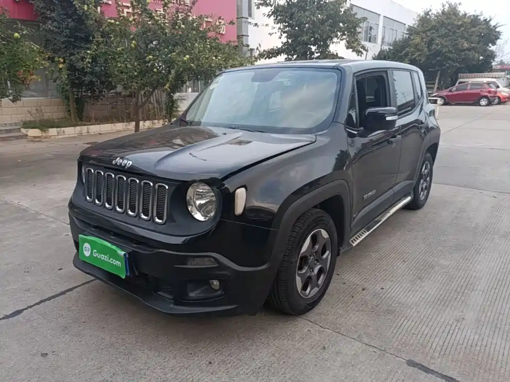 Photo 2 - Jeep Renegade