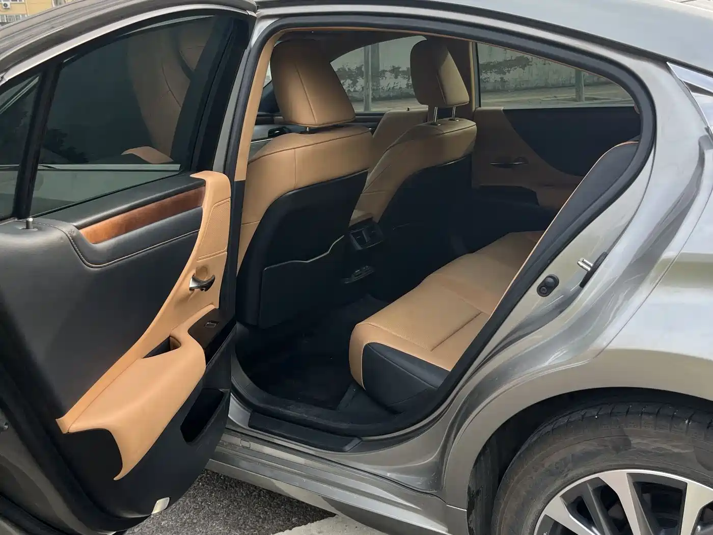 Lexus ES 2024 200 Premium Edition фото 9