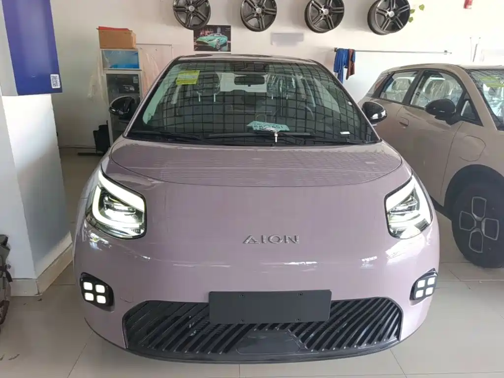 Aion UT 2026 2025 Model 330 Starlight Edition