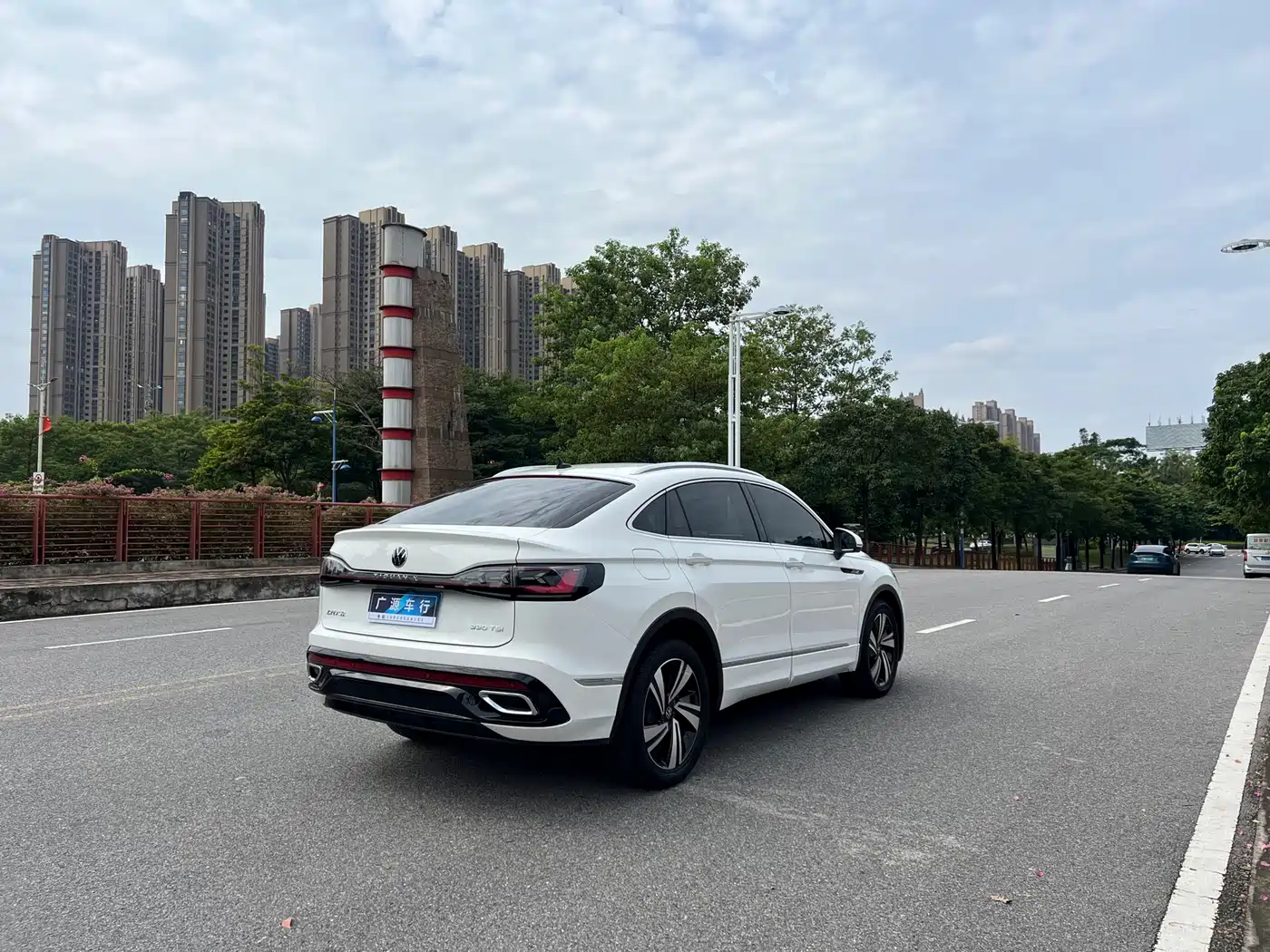 Volkswagen Tiguan X 2022 330TSI 2WD Premium Comfort Edition фото 25