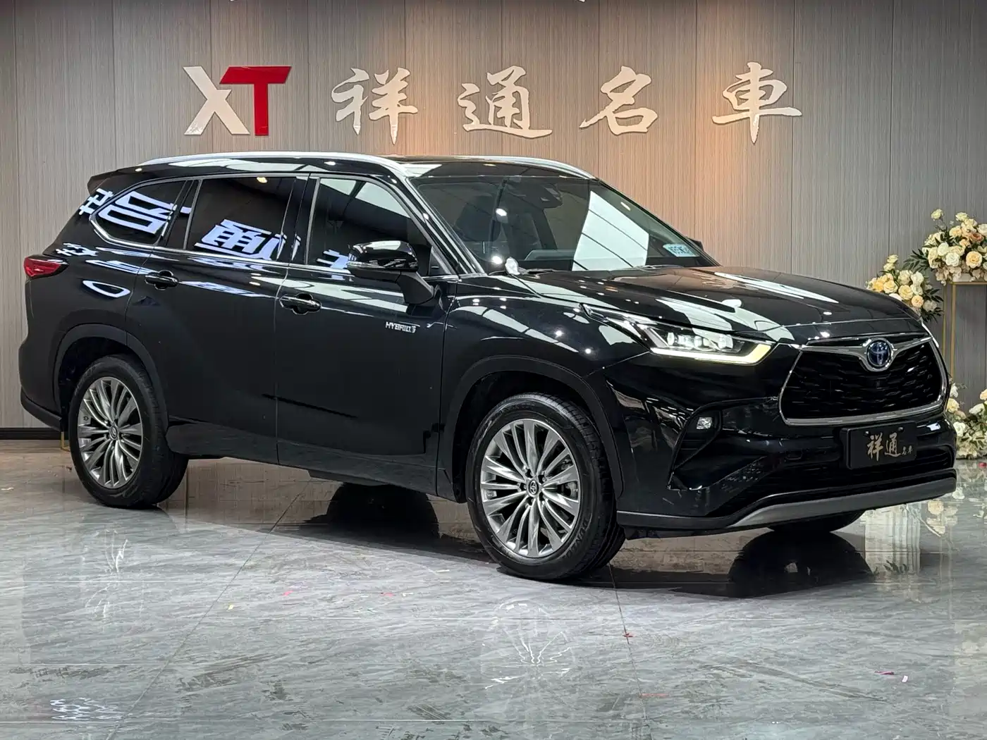 Toyota Highlander 2022 Dual Engine 2.5L 4WD Supreme Edition 7-Seater фото 3