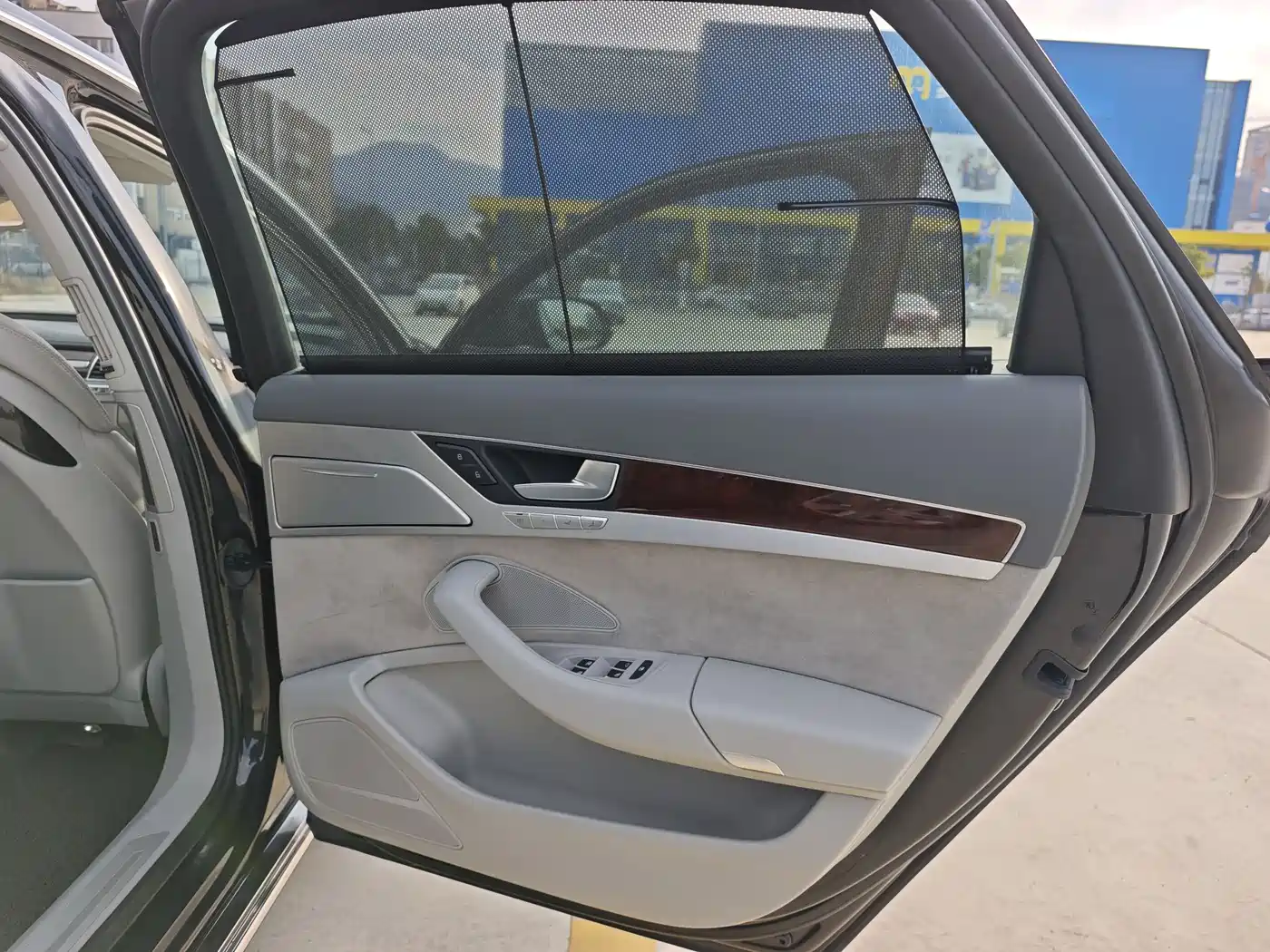 Audi A8 2011 A8L 3.0 TFSI quattro Premium (245kW) фото 21