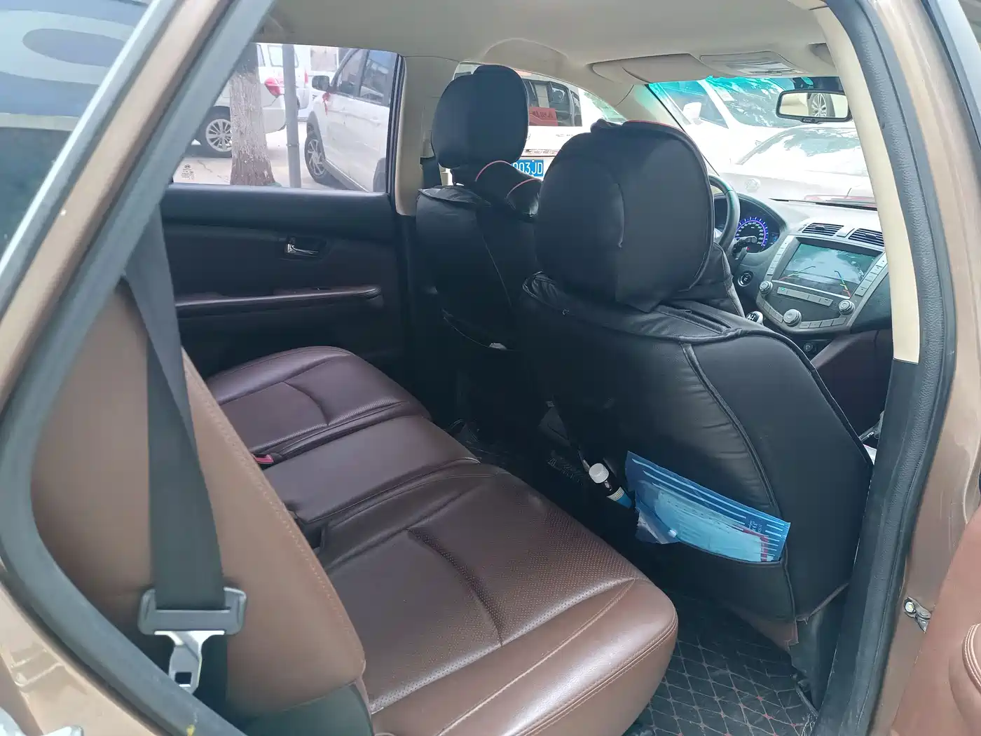 BYD S6 2014 Model 2.0L Manual Luxury 7-Seater фото 8