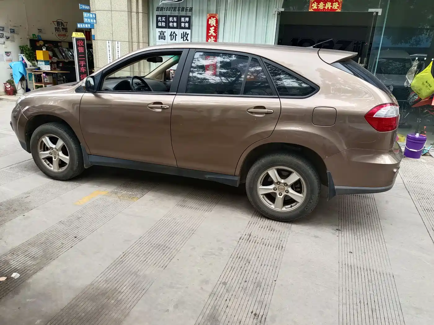 BYD S6 2014 Model 2.0L Manual Luxury 7-Seater фото 23