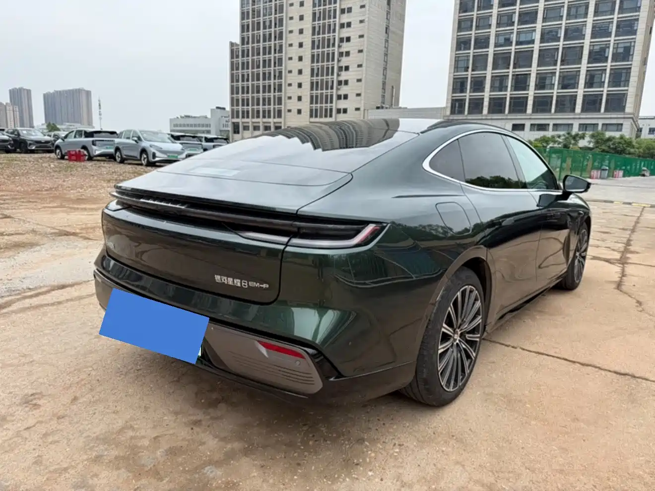 Geely Galaxy Galaxy Xingyao 8 2025 130km EM-i Premium Edition фото 6