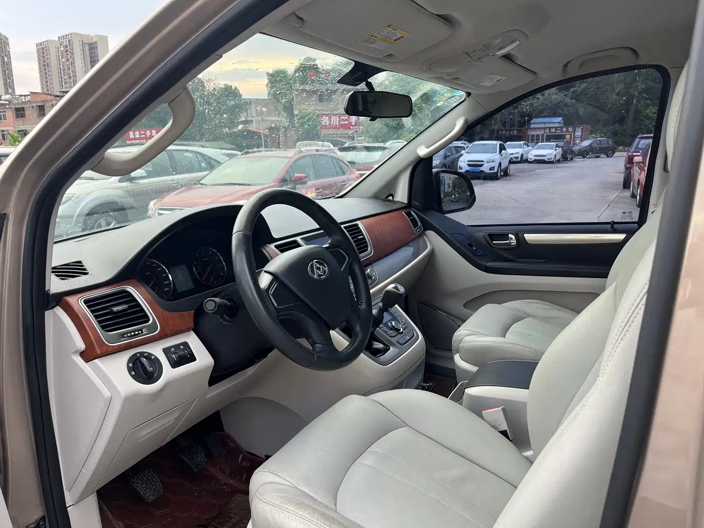 SAIC Maxus Maxus G10 2014 2014 Model Year 2.0T Manual Elite