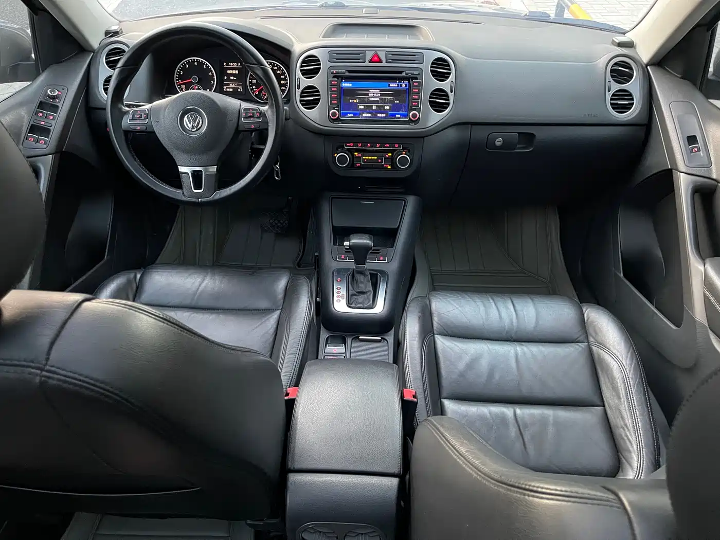 Photo 9 - Volkswagen Tiguan