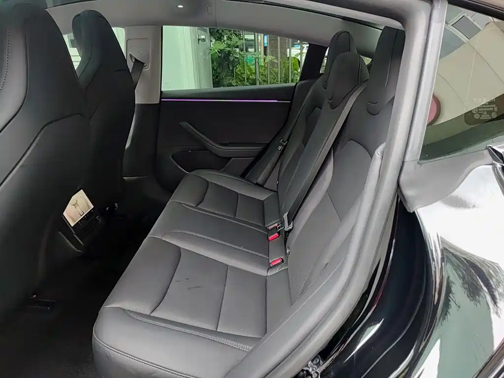 Фото 8 - Tesla Model 3