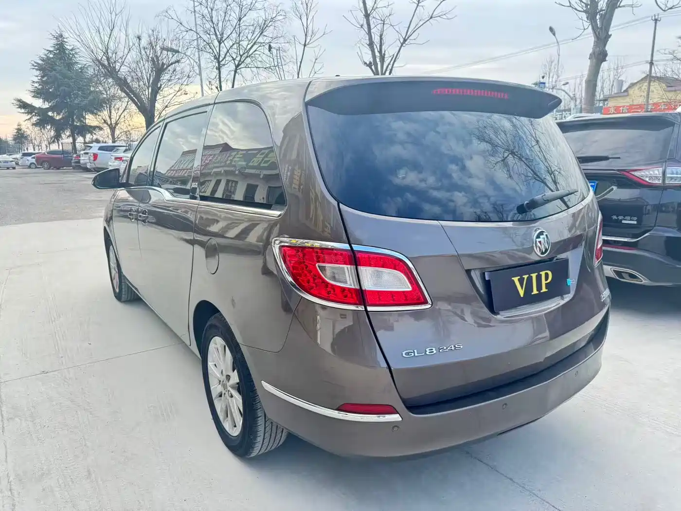 Buick GL8 2015 2.4L Luxury Business Exclusive Edition фото 4