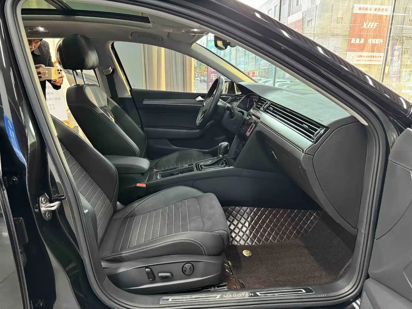 Volkswagen Magotan 2020 330TSI DSG Luxury фото 8