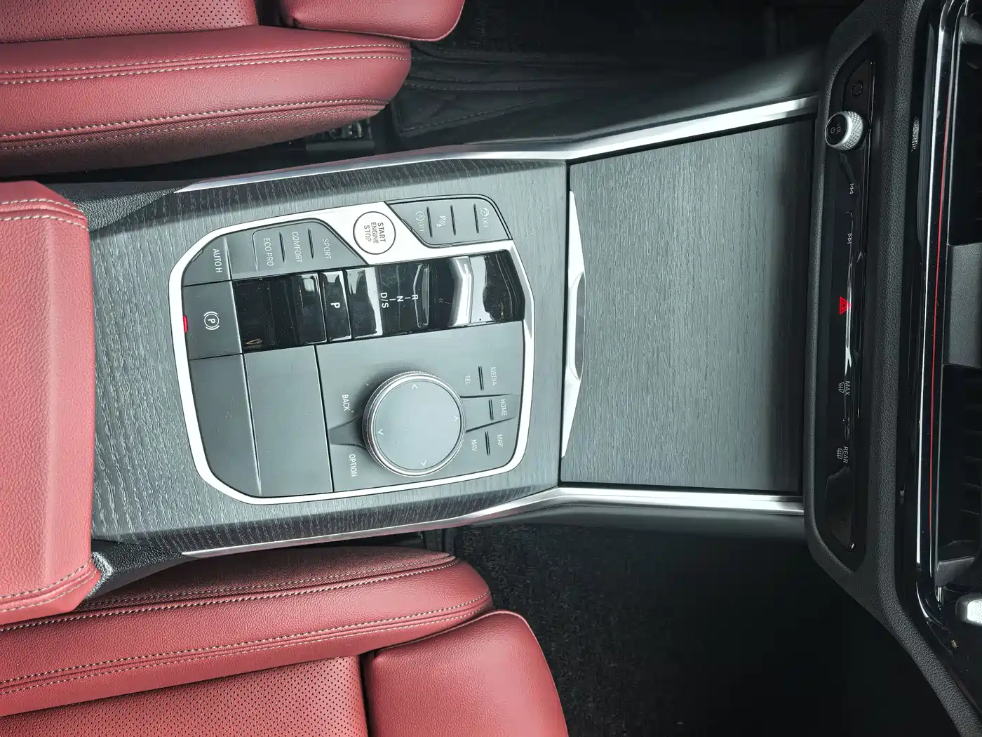 BMW 3 Series 2025 325Li M Sport Package фото 9