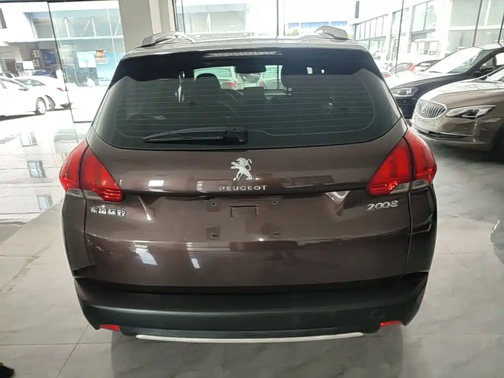 Фото 6 - Peugeot 2008