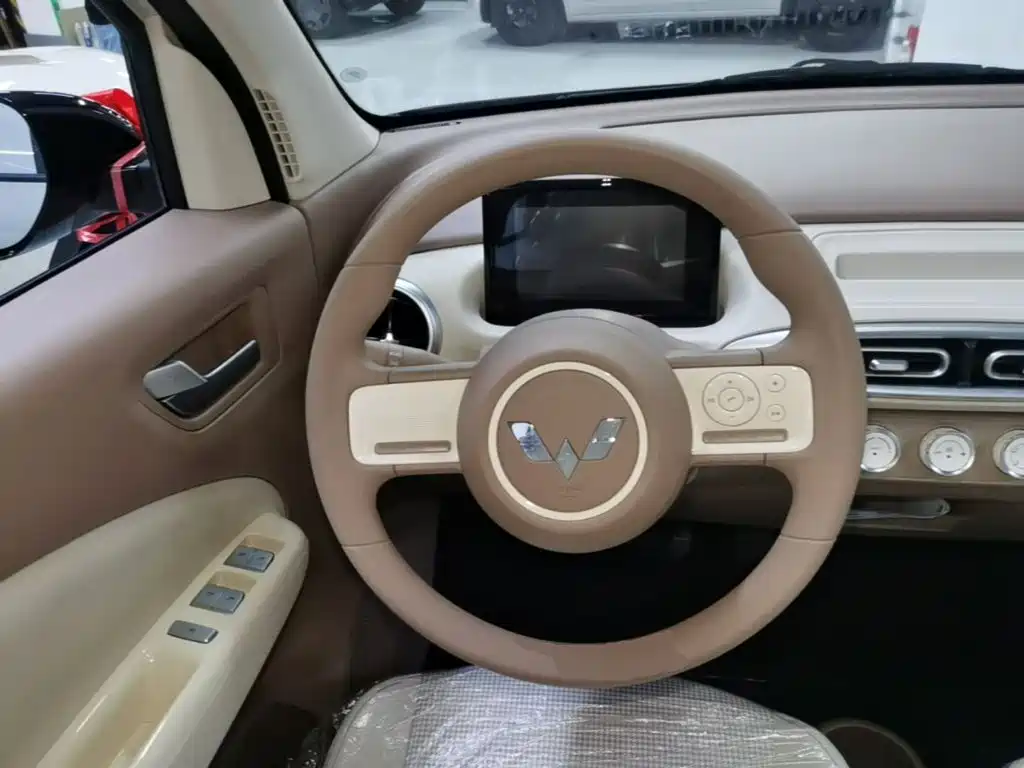 Wuling Motors Hongguang MINIEV 2026 2025 4-Door Advanced