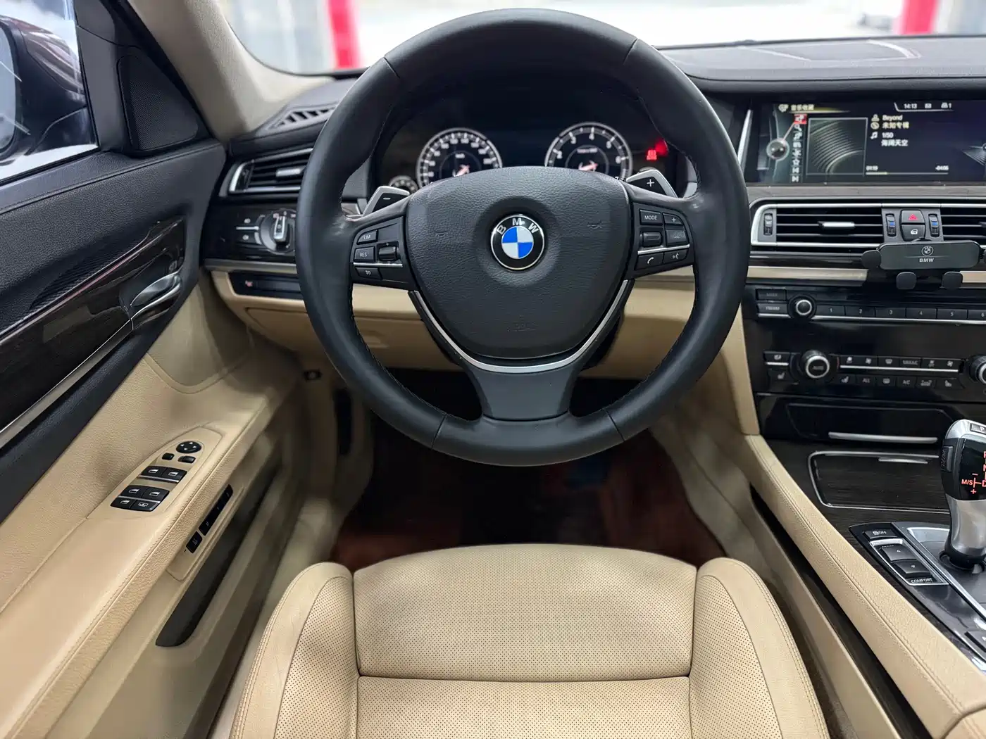 BMW 7 Series 2013 Model 740Li Luxury фото 9