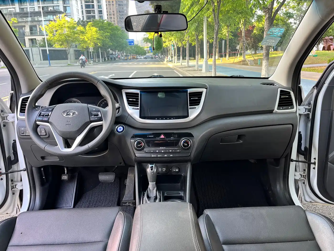 Hyundai Tucson 2018 1.6T DCT 2WD 15th Anniversary Special Edition фото 4