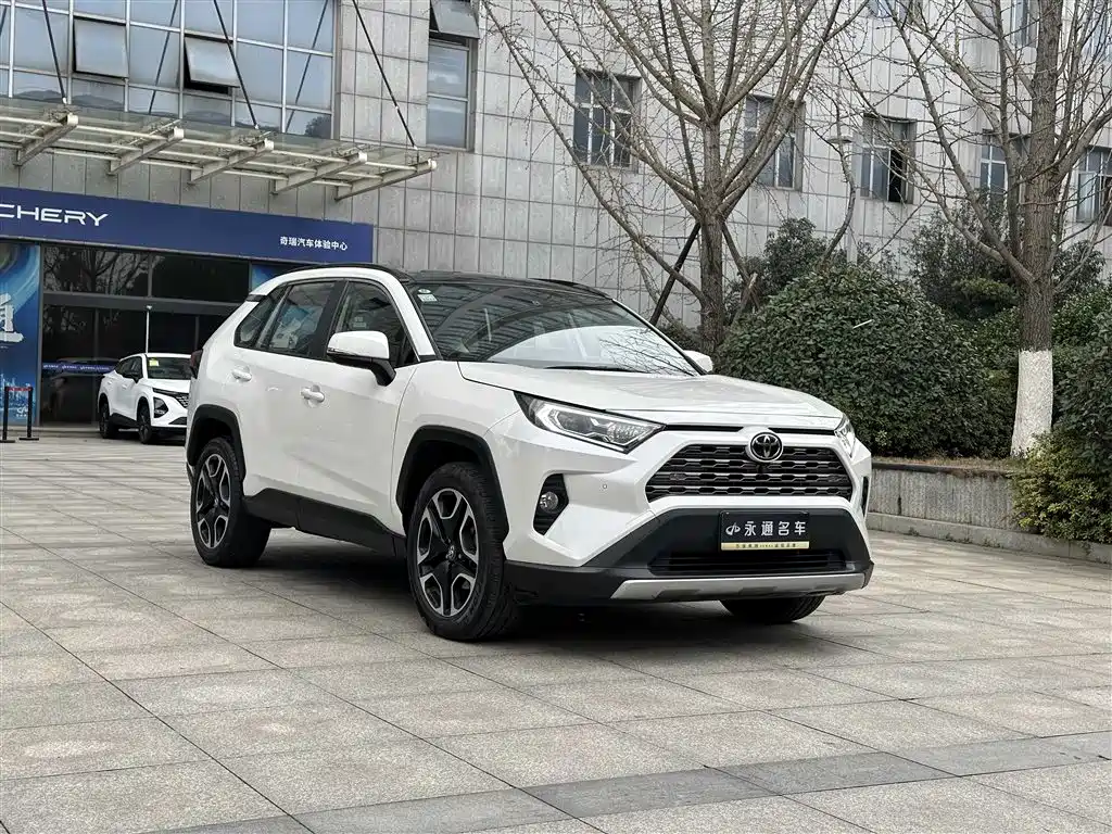 Toyota RAV4 Rongfang 2020 2.0L CVT 4WD Premium Edition фото 3
