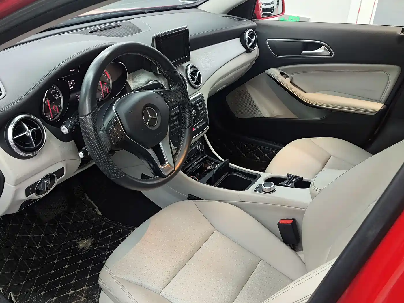 Mercedes-Benz GLA 2015 GLA 200 Fashion фото 7