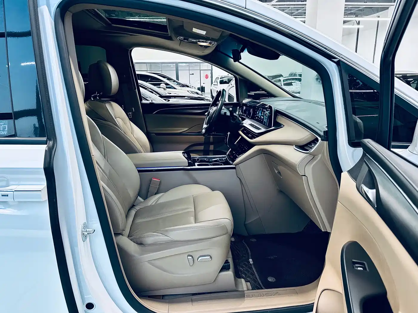 Buick GL8 2021 ES Landlord 653T Luxury фото 38