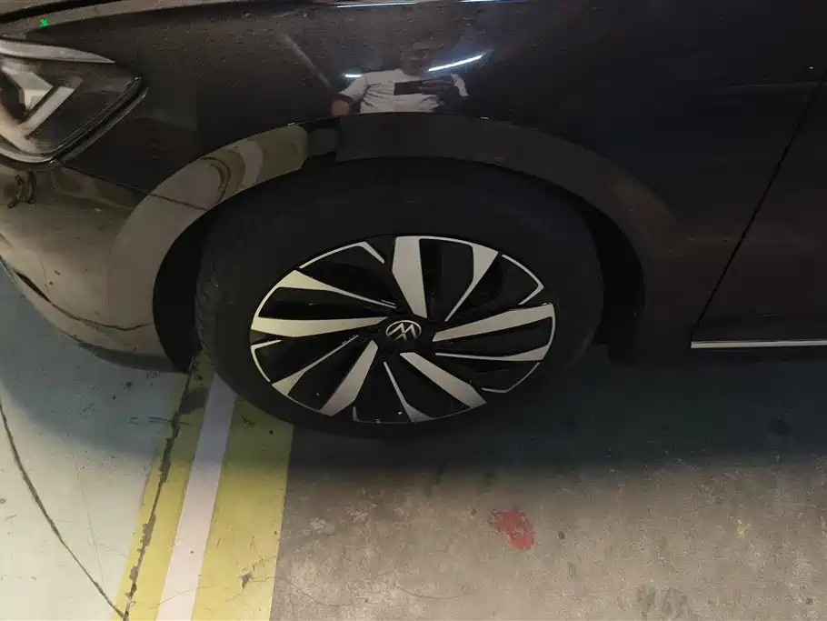 Volkswagen Passat 2022 330TSI Elite Edition фото 6