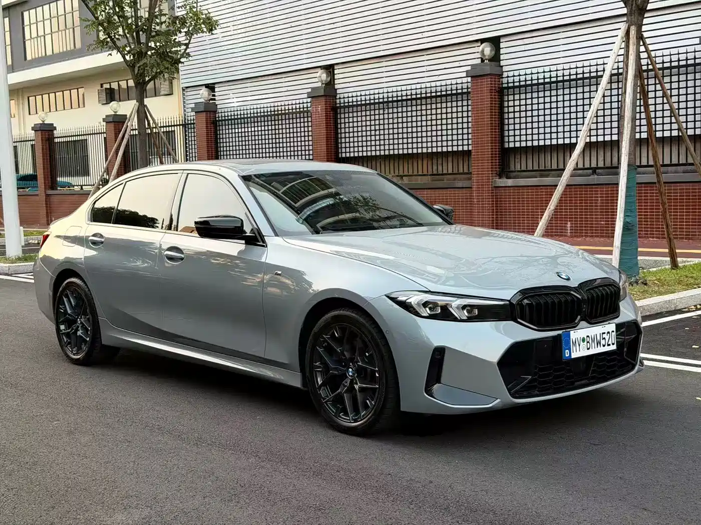 BMW 3 Series 2026 2026 330Li M Sport Shadowline Package