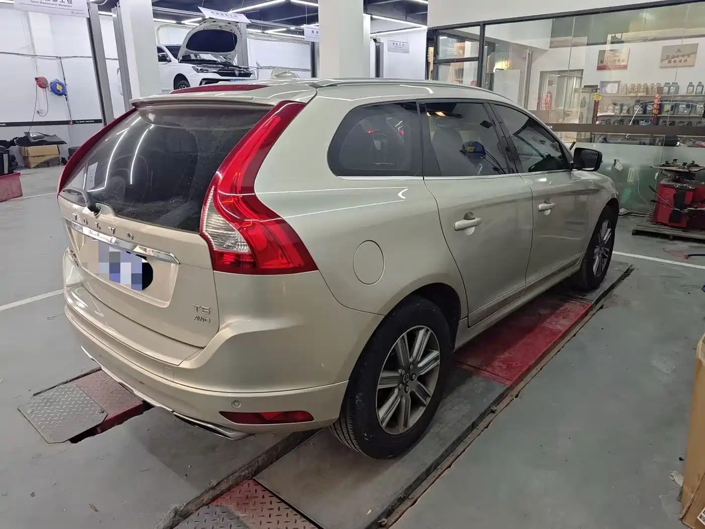 Фото 2 - Volvo XC60
