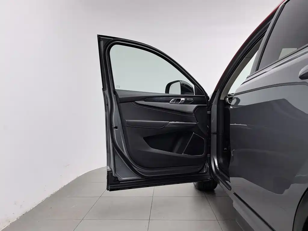 Lynk & Co 01 EM-P 2018 2018 1.5T PHEV Jin Pro China V