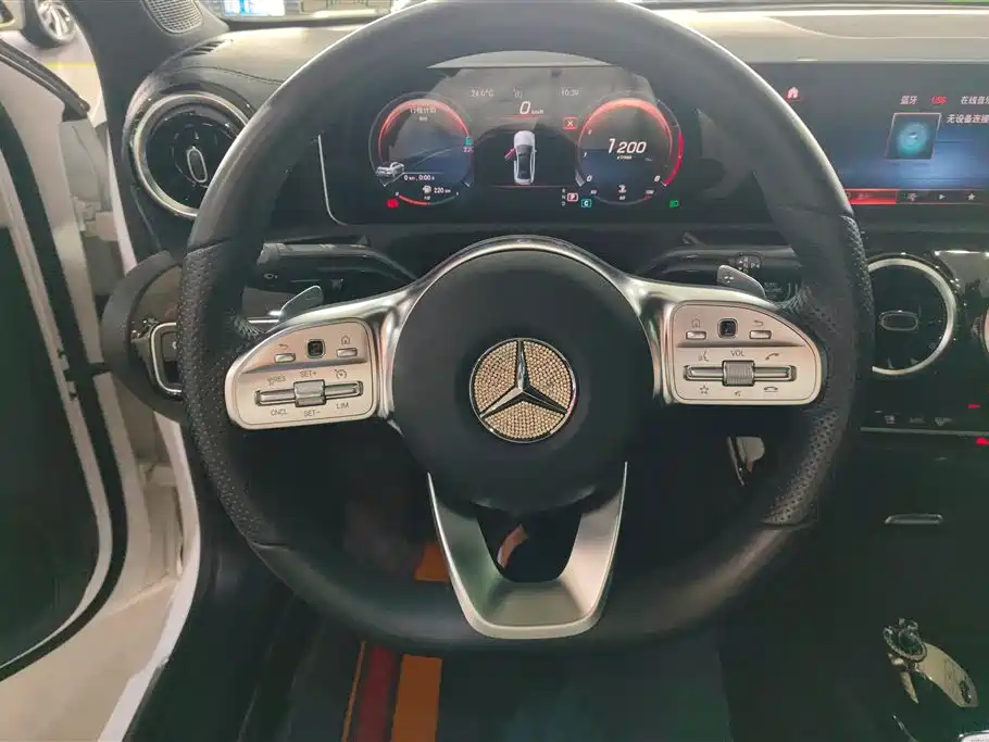 Mercedes-Benz A-Class 2019 A 200 L Sport Sedan фото 15
