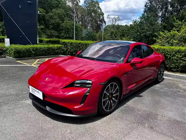 Porsche Taycan 2022