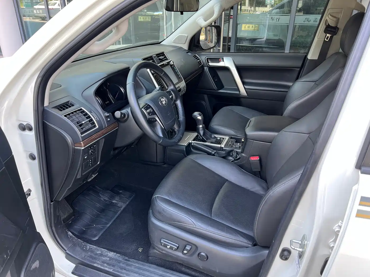 Toyota Prado 2018 3.5L Automatic TX-L Rear-mounted Spare Tire фото 7