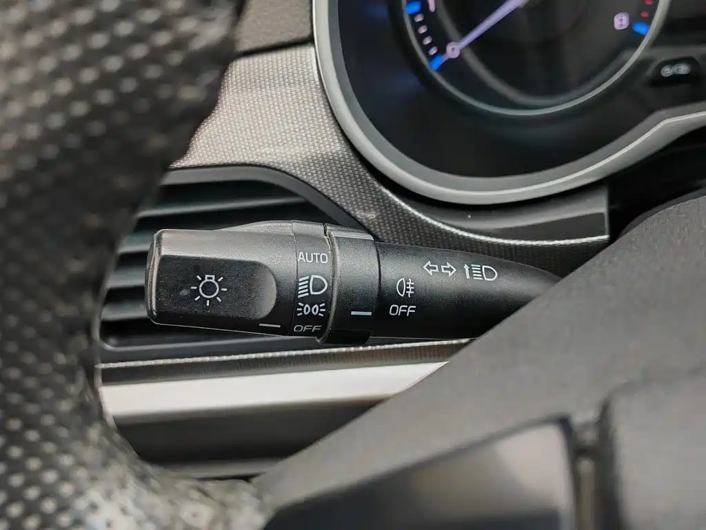 Фото 21 - Geely Emgrand