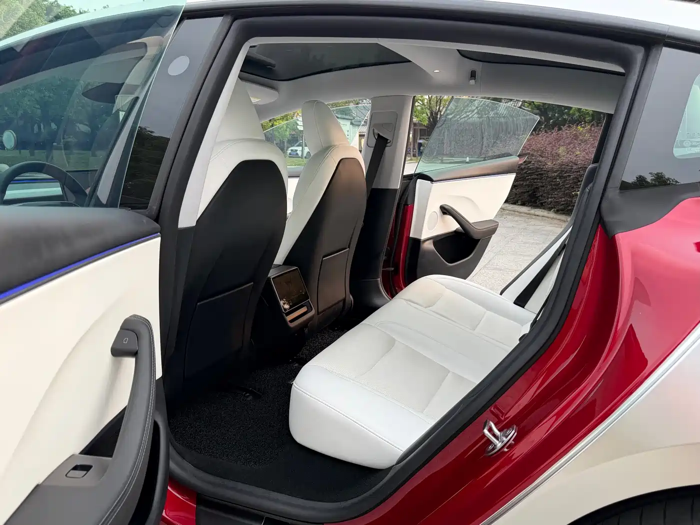 Tesla Model 3 2026 2025 Model Year Facelift Rear-Wheel Drive